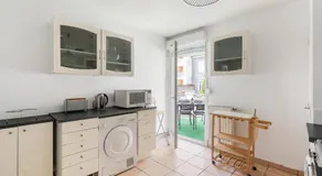 Nice Apartment with Parking balcon Casa Lyon - Image 5