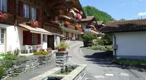 Lakeview Family Apartment. Sleeps 10, Ringgenberg-Lake Brienz, 4km to Interlaken - Image 3