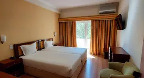 Petrus Hotel - Image 2