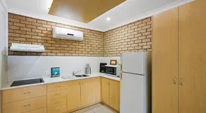 Sunray Motor Inn - Image 4