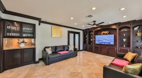 Hollywood Family Vibes - Image 3