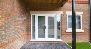 NEW - Stylish 2 bed, Farnham Common - Image 5