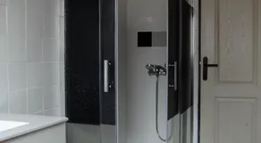 Lisbon Hostel Terminal 3 - Image 2