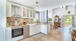 La Maison to Chani - Image 3