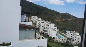 Bel appart lumineux avec vue imprenable sur la mer et la montagne - Image 5