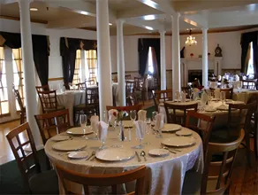 The Grenville Hotel and Restaurant - Image 4