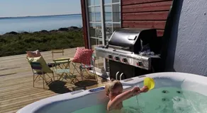Beach Cabin - Image 5