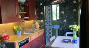 Magical Tabernacle in a Beautiful Setting with Hot Tub - Image 4