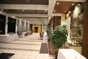 MAPLE INN - Image 2
