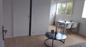 Appartement au bord du Clain parking privatif - Image 2