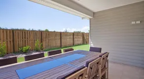 Petrie Beach Holiday Home - Image 3