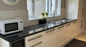 Brentford Guest Rooms - Image 4