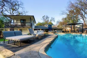 Luxury Zilker Home Pool Hot Tub Kitchen - Image 3