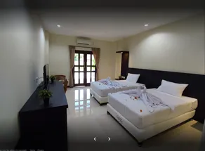 Crystal City Hotel - Image 2