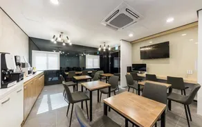 Aden Hotel - Image 3