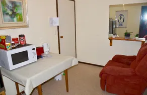Quiet single bedroom close to beach - Image 3