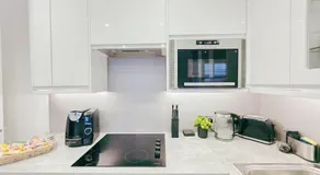Cosy Retreat with Views of Brighton City and Sea - Image 3
