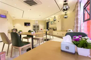 City Comfort Inn Xinfeng High-speed Railway West Station Yingbin Avenue - Image 4
