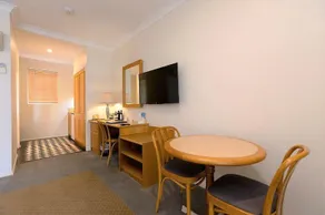 Young Federation Motor Inn and Services Club - Image 3