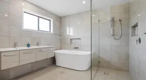 100m to Beach&Shop Spacious Pristine One Story Family Home - Image 2
