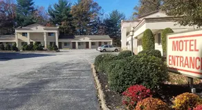 Travelers Lodge - Image 3