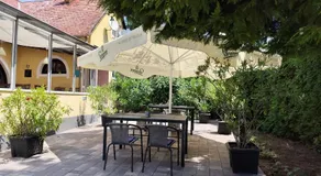 Arcadia Guesthouse - Image 3