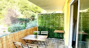 Modern and peaceful flat with terrace and parking - Image 3