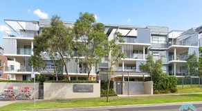 Epping 2BR House with Parking - Image 5