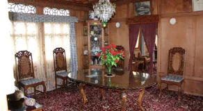 RITZ Houseboats - Image 5