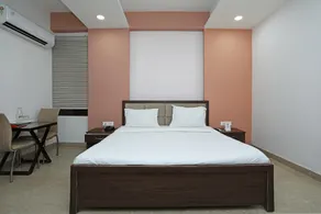 SPOT ON 72679 Hotel Celebrity - Image 4