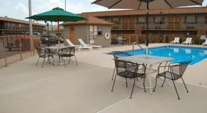 Executive Inn and Suites Springdale - Image 5