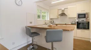 Harcombe House Bungalow 5 - Image 3