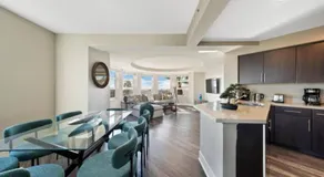 Blue Topaz Retreat - Spacious 3BR Gorgeous City views - Image 4