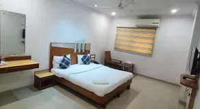 Hotel Supreme - Image 5