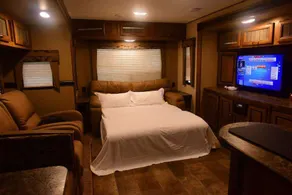 Weishui Car Camping Base - Image 4