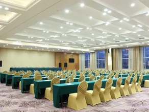 The Grand Plaza Hotel - Image 5