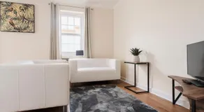 Ely Stays Flat 1 Stylish City Centre Apartment - Image 2