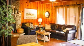 Knotty Pines Lodge - Image 2