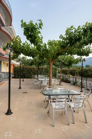 Atrium Hotel - Image 5