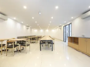 Townhouse Meera Bagh - Image 3