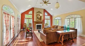 Private 5BR Farmhouse Pool Sleeps 12 Family - Image 3