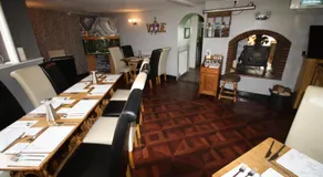Red Lion - Image 3