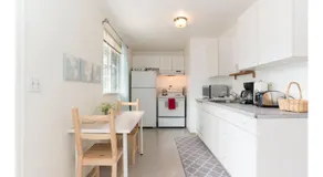 Cozy, Charming & Central in Kent - Image 3