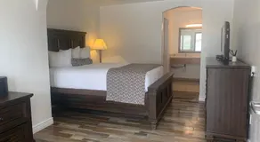 Hanging Lake Inn - Image 2