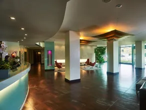 Hotel Cruise - Image 5