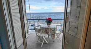 Mirone Apartment FRONTE MARE beachfront house - Image 3
