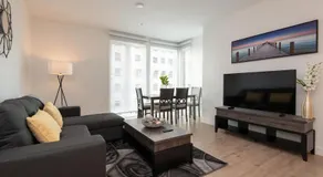 Comfy Apt with pool & hot tub in downtown LA 658 - Image 2