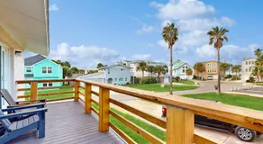Spacious Seaside Cottage w/ Sunroom – 1-Minute Walk to Vilano Beach - Image 5