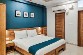 SilverKey Executive Stays 41109 Chikitsak Nagar - Image 2