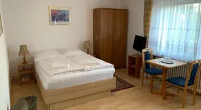 Hotel Jeong - Image 2